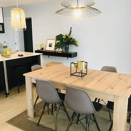 Central Guest House *