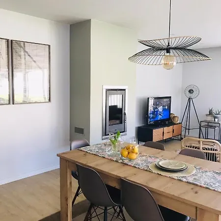 Central Guest House Dom wakacyjny *